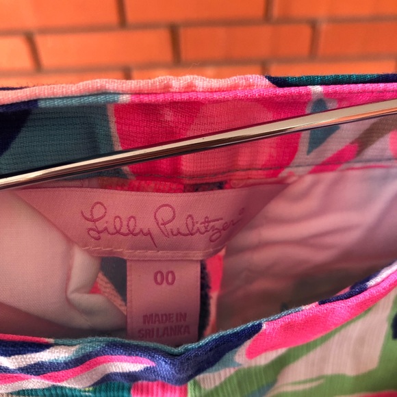 LILY PULITZER Women's 5" Shorts Scalloped Size 00 - Picture 2 of 4